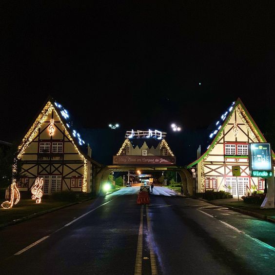 Portal de entrada em O que fazer em Campos do Jordão