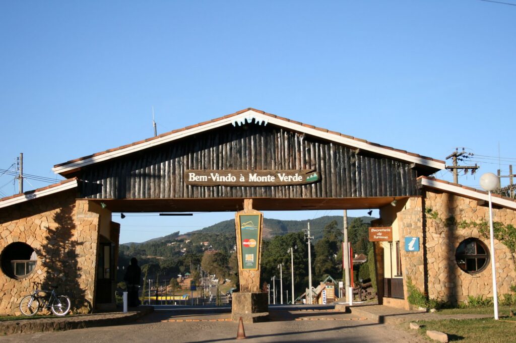 Arco de entrada onde fica Monte Verde