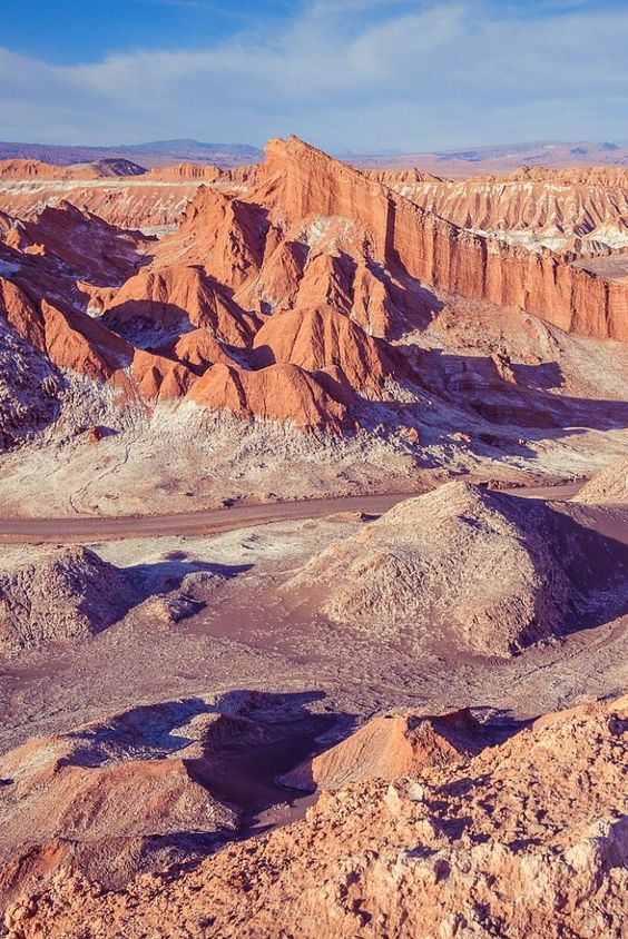 Montanhas e morros no final da tarde no Valle de la Luna em pontos turísticos no chile