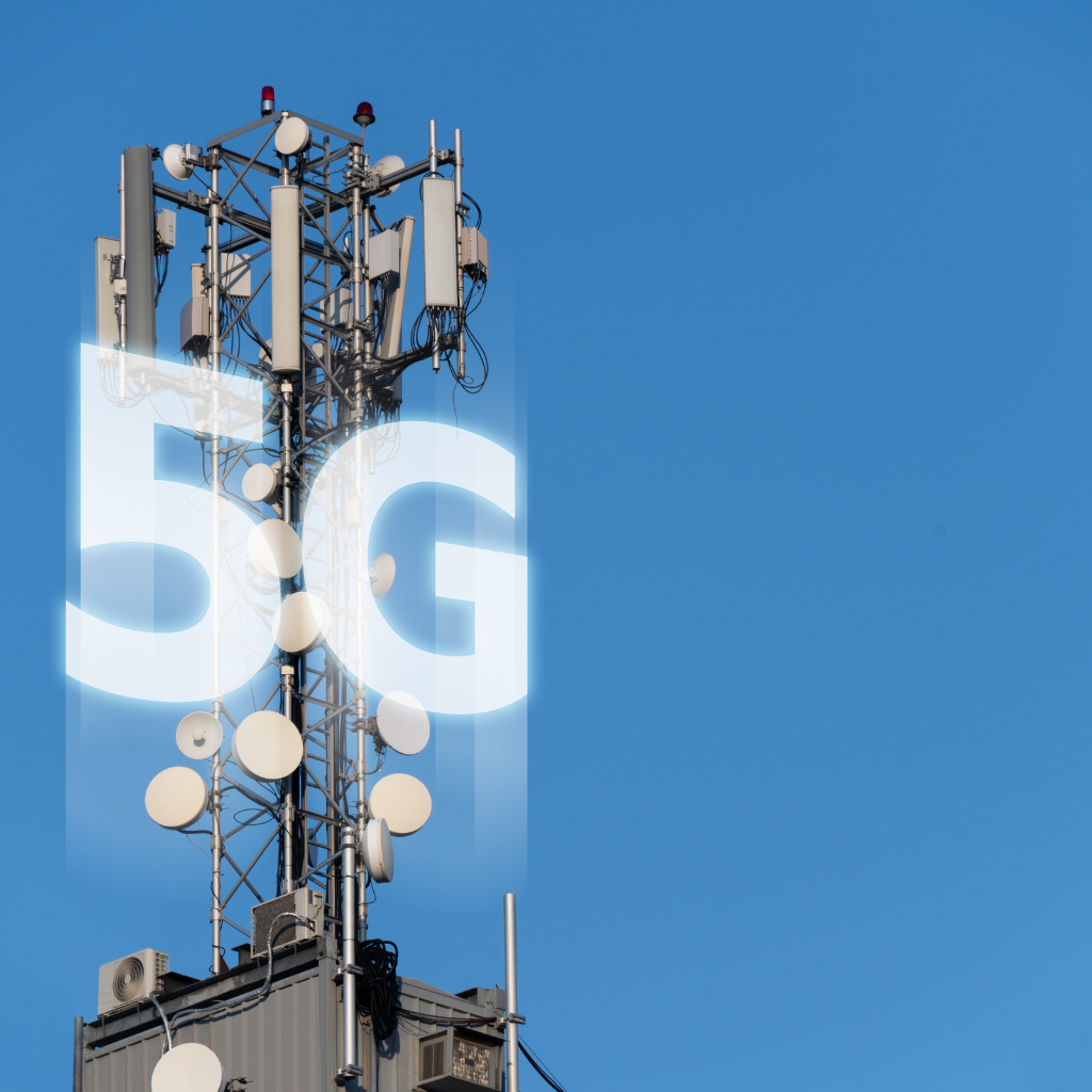 Resilient Beyond 5G: Mesh Networks and Decentralization